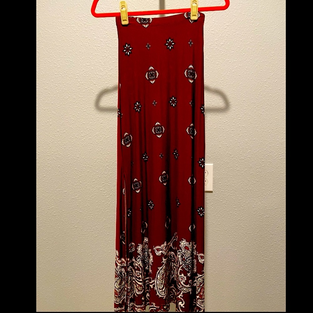 Beautiful patterned maxi skirt